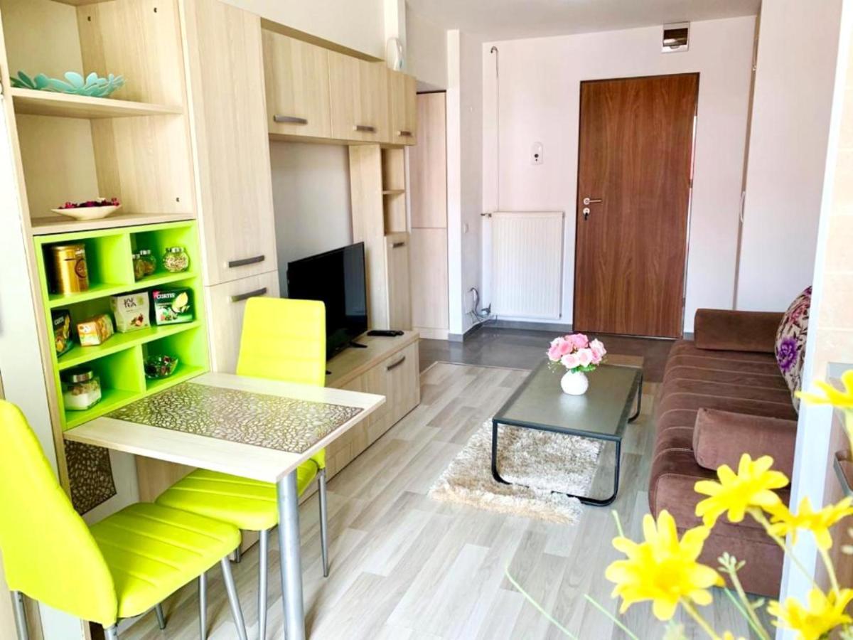 Emma Accommodation - Clean And Comfortable Apartment Yaş Dış mekan fotoğraf